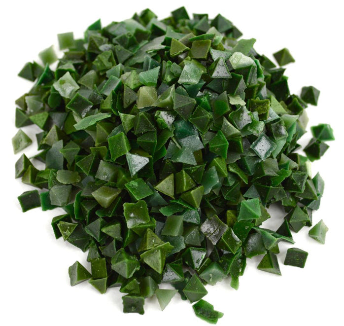1/4 inch pyramid-shaped green resin media for vibratory tumbler polishing and rust removal